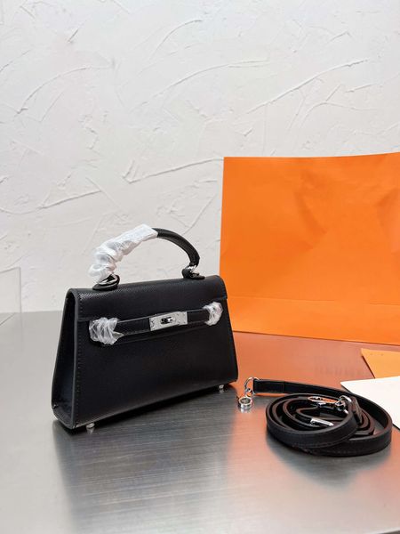 evening bags 5a 2022 new designer bag ladies handbag high classic light luxury fashion versatile diagonal cross shoulder bag
evening bags 5a 2022 new designer bag ladies handbag high classic light luxury fashion versatile diagonal cross shoulder bag