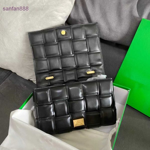 bag bottegass venetas jodie leather new fashion small bag thick chain texture niche design ins woven pillow female messenger
bag bottegass venetas jodie leather new fashion small bag thick chain texture niche design ins woven pillow female messenger
