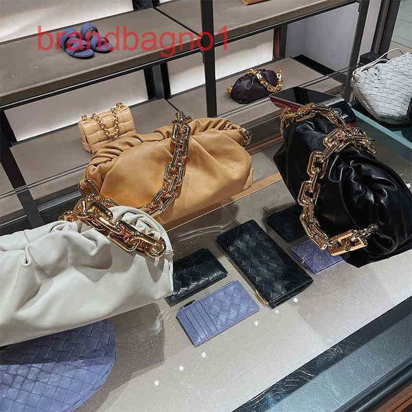 bottegas bags venetas designer pouch bag luxury women clutch handbags chainpouch leather hand chain cloud shoulder yva4
bottegas bags venetas designer pouch bag luxury women clutch handbags chainpouch leather hand chain cloud shoulder yva4