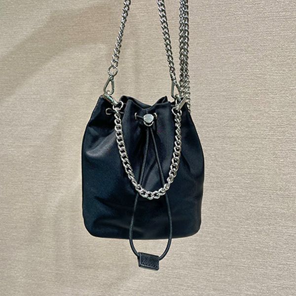 designer mini bucket bag vintage ladies' chain nylon handbag small shoulder drawstring bags triangle phone purse women's chains cr
designer mini bucket bag vintage ladies' chain nylon handbag small shoulder drawstring bags triangle phone purse women's chains cr