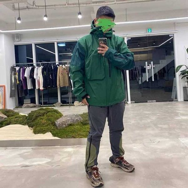22ss mens jacket designer hoodie functional wind nylon waterproof hooded jackets loose casual zipper cardigan man outdoor sportswear 88, Black;brown
22ss mens jacket designer hoodie functional wind nylon waterproof hooded jackets loose casual zipper cardigan man outdoor sportswear 88, Black;brown