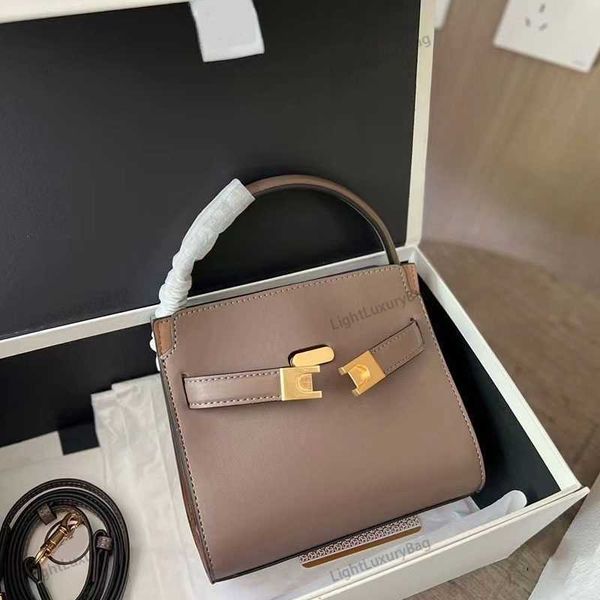 5a commuters handbag designer bags real leather wallet mirror quality crossbody for women classic famous brand shopping purses 220809
5a commuters handbag designer bags real leather wallet mirror quality crossbody for women classic famous brand shopping purses 220809