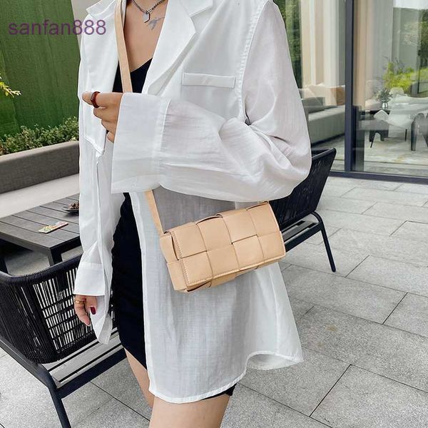 botteg venetas bag jodie net red fashion new women's bag summer creative woven pillow cross single shoulder casual women
botteg venetas bag jodie net red fashion new women's bag summer creative woven pillow cross single shoulder casual women