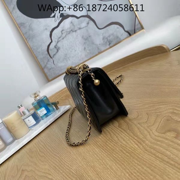 ladies leather bag 7a high-end custom quality single shoulder across the hip casual designer 615-9.5
ladies leather bag 7a high-end custom quality single shoulder across the hip casual designer 615-9.5
