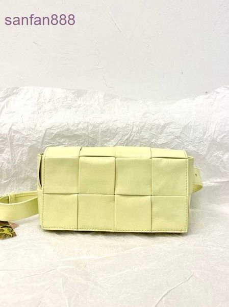 designer bag bottegas venetta s venetas jodie 2023 original leather women's mini cassette oil wax lemon yellow hand woven
designer bag bottegas venetta s venetas jodie 2023 original leather women's mini cassette oil wax lemon yellow hand woven