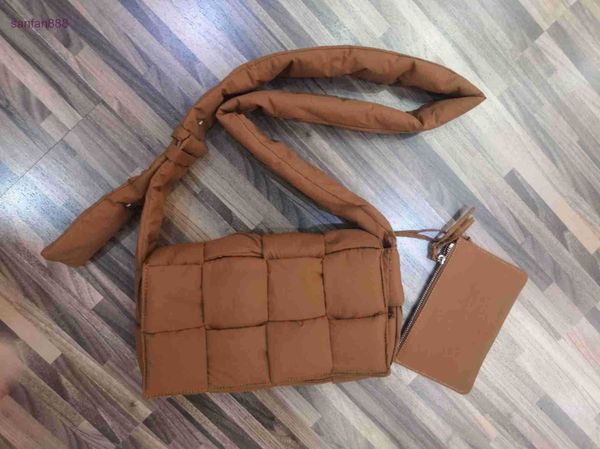 venetta bag bottebag jodie net red same sponge woven pillow bag women's single shoulder messenger down 2023 autumn and winter new trend
venetta bag bottebag jodie net red same sponge woven pillow bag women's single shoulder messenger down 2023 autumn and winter new trend