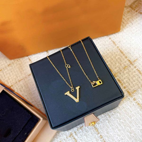 luxury designer jewelry fashion letter design for mens womens golden full diamond necklaces wedding party new ornaments, Silver
luxury designer jewelry fashion letter design for mens womens golden full diamond necklaces wedding party new ornaments, Silver