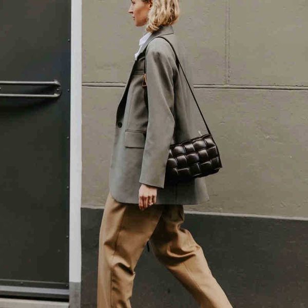 designer bag vene designer bag bottegas handbag luxury women fashion shoulder crossbody bags versatile purses totes saddle venetta wallet d2
designer bag vene designer bag bottegas handbag luxury women fashion shoulder crossbody bags versatile purses totes saddle venetta wallet d2