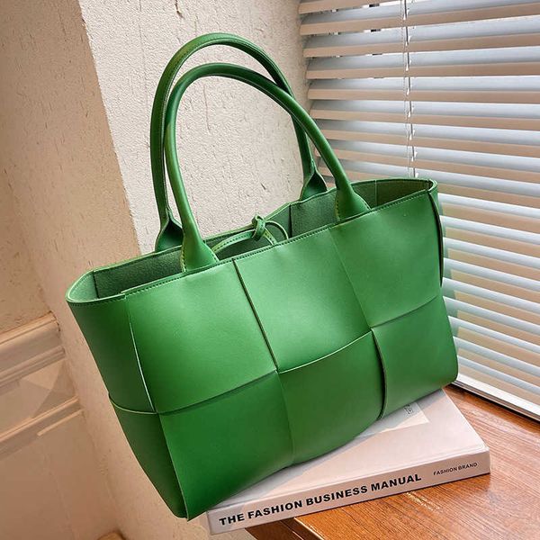 venetas bottegas arco bag tote dongguan luggage and leather factory high texture women's autumn new versatile woven large capacity fore
venetas bottegas arco bag tote dongguan luggage and leather factory high texture women's autumn new versatile woven large capacity fore