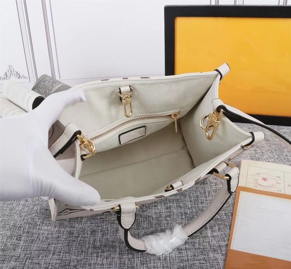 louise viuton women 2022 new designer handbag women's 3d embossed tote shopping bag large capacity limited edition portable shoulder ba
louise viuton women 2022 new designer handbag women's 3d embossed tote shopping bag large capacity limited edition portable shoulder ba