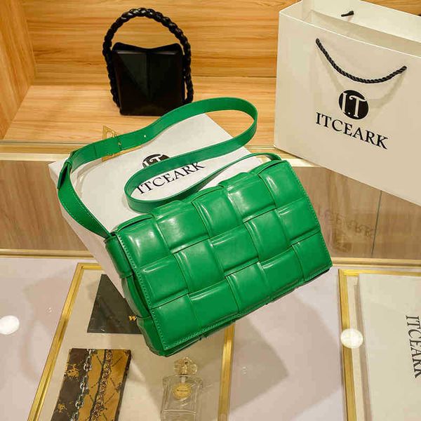 designer luxury women bags bottegas handbags trendy cowhide woven pillow bag leisure messenger small square female shoulder venetas cloud ob
designer luxury women bags bottegas handbags trendy cowhide woven pillow bag leisure messenger small square female shoulder venetas cloud ob