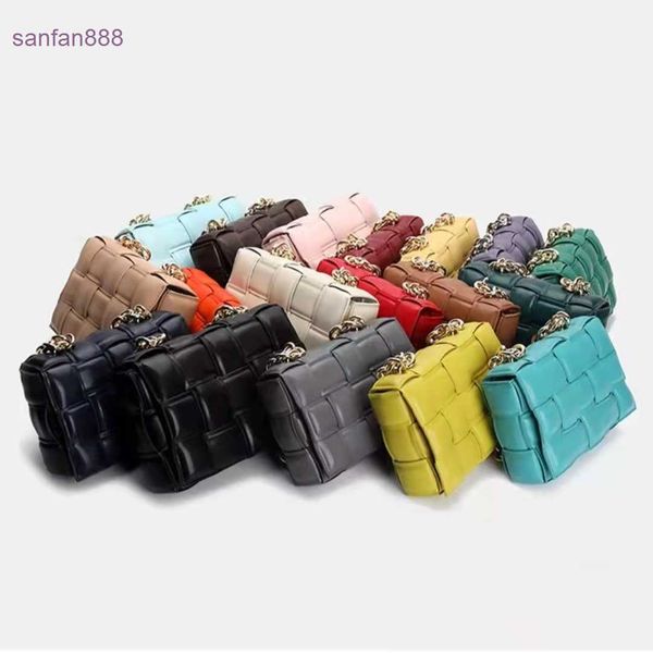 bottegaa chain venetas bag jodie pillow bag fashion hand woven bean curd one shoulder messenger ins women's square 22cm
bottegaa chain venetas bag jodie pillow bag fashion hand woven bean curd one shoulder messenger ins women's square 22cm