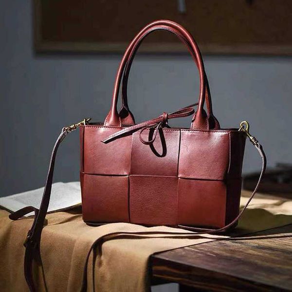 bottegas venetta bags designer bag bottegas bag arco tote artistic personality hand vegetable tanned leather woven handbag leather shoulder
bottegas venetta bags designer bag bottegas bag arco tote artistic personality hand vegetable tanned leather woven handbag leather shoulder