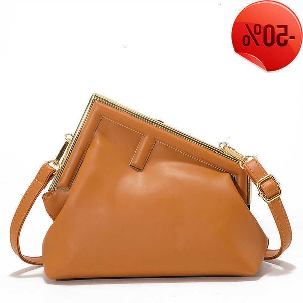 designer bag cloud bag 2022 new fashion solid color clip simple small fragrant one shoulder crossbody factory direct sale
designer bag cloud bag 2022 new fashion solid color clip simple small fragrant one shoulder crossbody factory direct sale