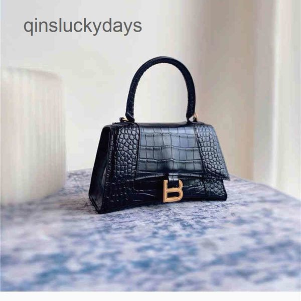 designer balenciga bags for women handbag balencaigass pop super nice 2022 fashion diagonal retro versatile sm
designer balenciga bags for women handbag balencaigass pop super nice 2022 fashion diagonal retro versatile sm