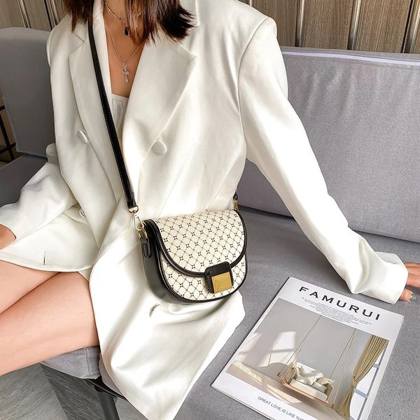 fashion geometric printing saddle bag women shoulder messenger bags brand design luxury handbags girl daily purses pu leather
fashion geometric printing saddle bag women shoulder messenger bags brand design luxury handbags girl daily purses pu leather