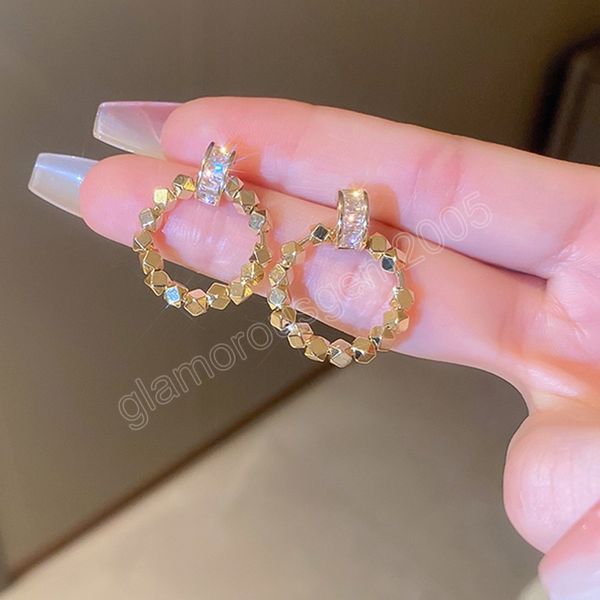 trendy gold plated cubic zirconia stud earrings polyhedron stitching hoop copper piercing earrings for girls luxury jewelry, Golden;silver
trendy gold plated cubic zirconia stud earrings polyhedron stitching hoop copper piercing earrings for girls luxury jewelry, Golden;silver