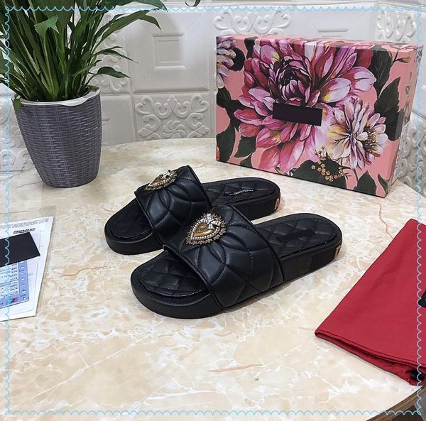 2022 luxury designer sneakers shoes luxury comfortable slippers brand women's summer fashion wide soled sandals us34-42 iry, Black
2022 luxury designer sneakers shoes luxury comfortable slippers brand women's summer fashion wide soled sandals us34-42 iry, Black