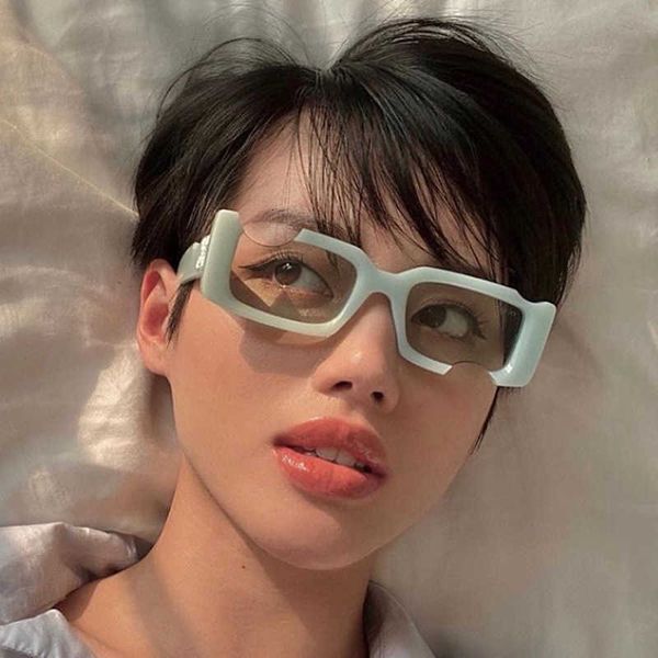 2021 new fashion brand off cut hole design sunglasses women hip hop men mint green gentle, White;black
2021 new fashion brand off cut hole design sunglasses women hip hop men mint green gentle, White;black