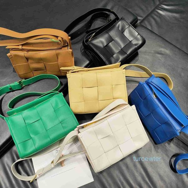 bottegas designer bags venetas women cassette handbags genuine leather with the mesh red woven bag leather fashionable small square bag g6s1
bottegas designer bags venetas women cassette handbags genuine leather with the mesh red woven bag leather fashionable small square bag g6s1