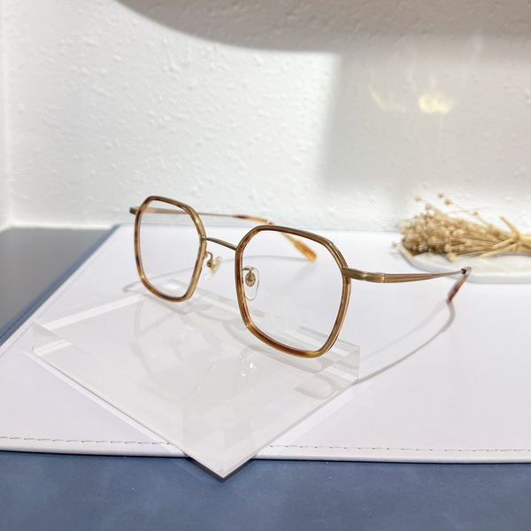 optical eyeglasses for men women retro 8013 style anti-blue square titanium frame glasses light lens with box, White;black
optical eyeglasses for men women retro 8013 style anti-blue square titanium frame glasses light lens with box, White;black