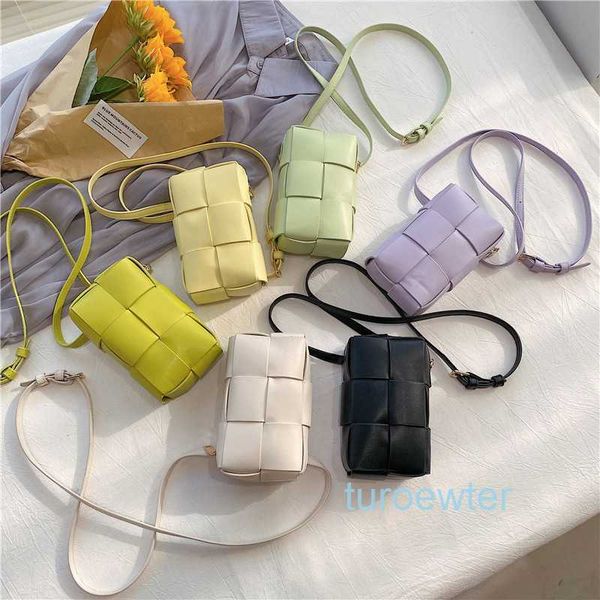 bottegas designer bags venetas women cassette handbags genuine leather with the new woven waist bag spring summer 2022 tlwy
bottegas designer bags venetas women cassette handbags genuine leather with the new woven waist bag spring summer 2022 tlwy