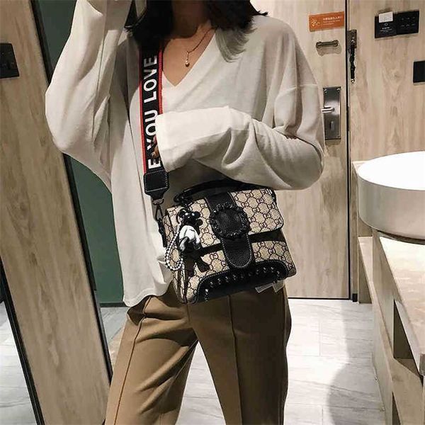70% off 2023 designer bag popular portable small square autumn and winter printed single pendant messenger
70% off 2023 designer bag popular portable small square autumn and winter printed single pendant messenger