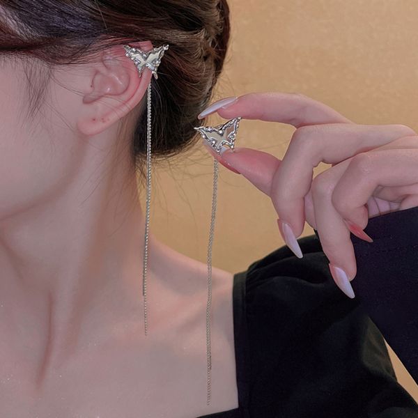 trendy silver color butterfly tassel clip earrings copper elegant non-piercing ear clips accessories for girls party gift
trendy silver color butterfly tassel clip earrings copper elegant non-piercing ear clips accessories for girls party gift