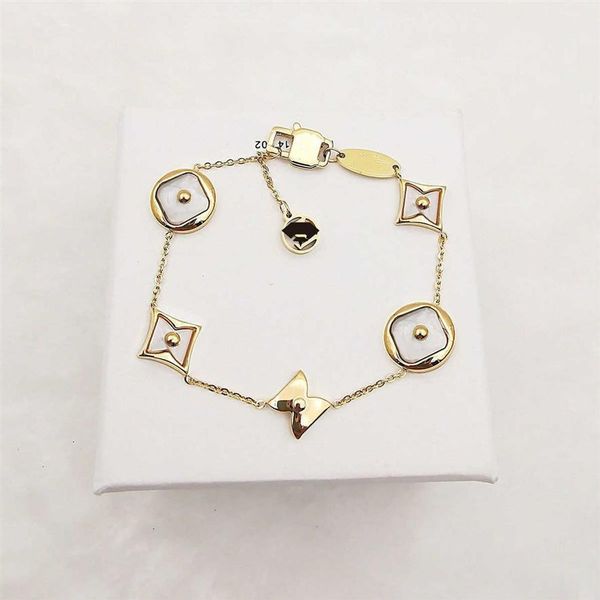 jewelry bracelet luxury designer women pendant bracelets with flowers pattern optional with box 46n, Silver
jewelry bracelet luxury designer women pendant bracelets with flowers pattern optional with box 46n, Silver