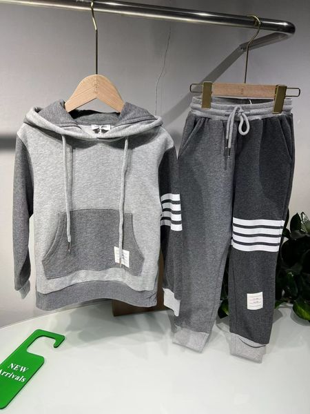 autumn kid boy black clothing sets hoodie and pants fashion designer baby girl grey dresses boutique clothes send with box, White
autumn kid boy black clothing sets hoodie and pants fashion designer baby girl grey dresses boutique clothes send with box, White