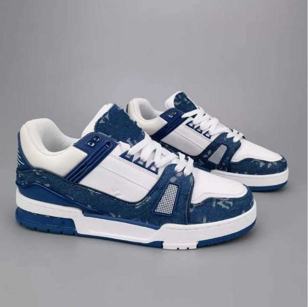 designer men outdoor shoes fashion woman leather lace platform sole sneakers white black mens womens suede 35-45
designer men outdoor shoes fashion woman leather lace platform sole sneakers white black mens womens suede 35-45