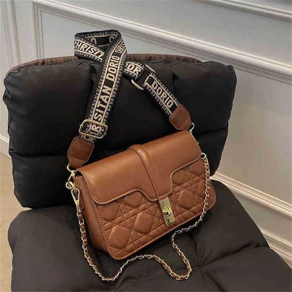 50% off 2023 designer bag autumn embroidered thread single diagonal cross hand carrying small square
50% off 2023 designer bag autumn embroidered thread single diagonal cross hand carrying small square