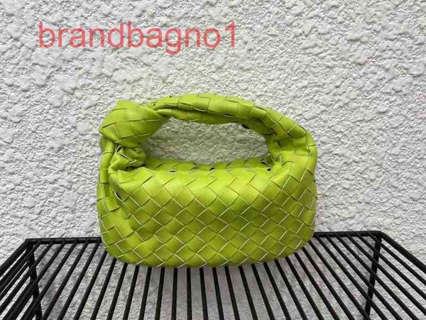 bottegav 2022 venetas fashion versatile leather woven knot bag armpit hobo handbag dumpling cloud fe designers bag crossbody with the logo
bottegav 2022 venetas fashion versatile leather woven knot bag armpit hobo handbag dumpling cloud fe designers bag crossbody with the logo