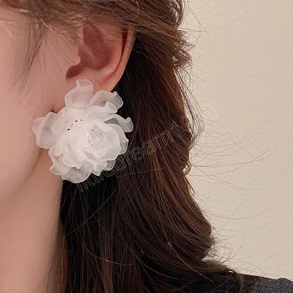 white acrylic flower crystal ear studs classic elegant 925 silver needle piercing earrings alloy accessories for women jewelry, Golden;silver
white acrylic flower crystal ear studs classic elegant 925 silver needle piercing earrings alloy accessories for women jewelry, Golden;silver