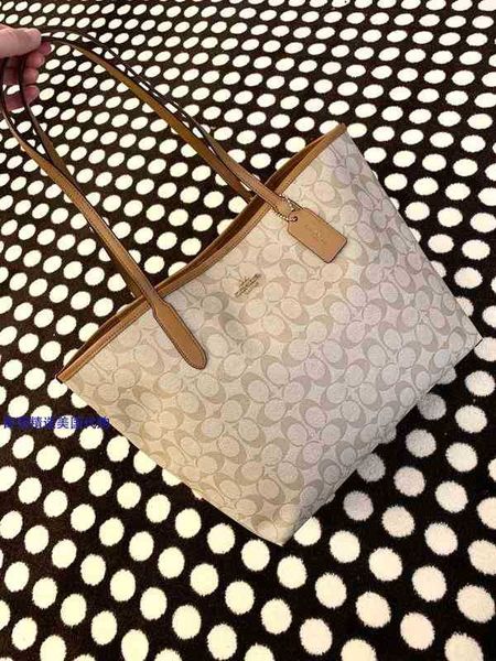 designer luxury women the tote bag fashion versatile handbags shoulder crossbody bags purse telfars totes large capacity saddle wallets 7a 8
designer luxury women the tote bag fashion versatile handbags shoulder crossbody bags purse telfars totes large capacity saddle wallets 7a 8