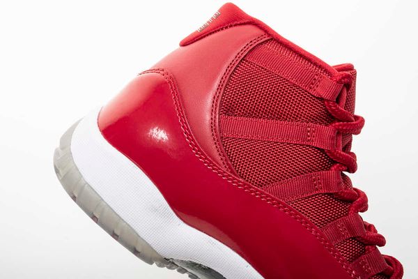 jumpman 11 retro win like 96s gym red black-white basketball shoes real carbon fiber outdoor sports sneakers fast delivery fx8m 98wc l60b
jumpman 11 retro win like 96s gym red black-white basketball shoes real carbon fiber outdoor sports sneakers fast delivery fx8m 98wc l60b