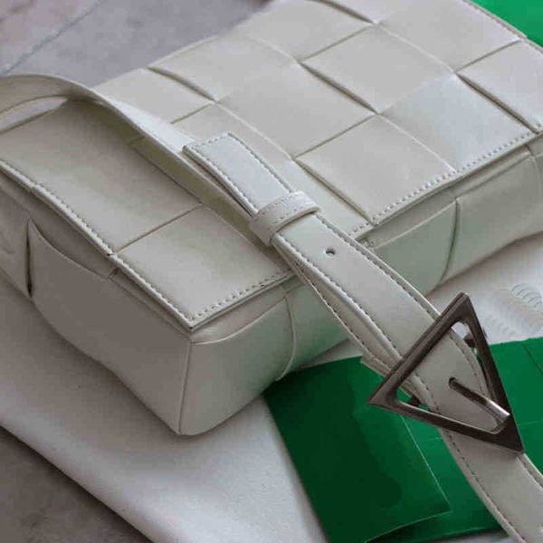 handbags bottegas designer venetas bags cassettes handbag female plaid woven pillow silver triangle buckle single shoulder messenger small s
handbags bottegas designer venetas bags cassettes handbag female plaid woven pillow silver triangle buckle single shoulder messenger small s