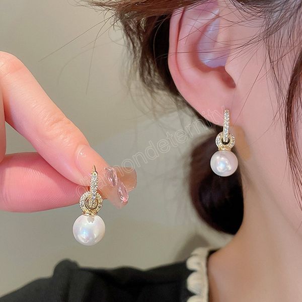 classic pearl pendant hoop earrings gold plated cubic zirconia encrusted ear buckle luxury accessories for women girls jewelry, Golden;silver
classic pearl pendant hoop earrings gold plated cubic zirconia encrusted ear buckle luxury accessories for women girls jewelry, Golden;silver