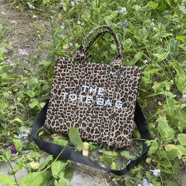 designer canvas tote bag for women brand handbags luxury leopard print shoulder crossbody bags small shopper casual purses 2022
designer canvas tote bag for women brand handbags luxury leopard print shoulder crossbody bags small shopper casual purses 2022