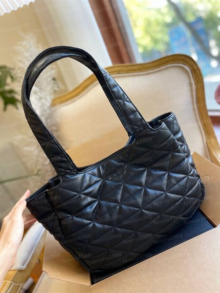5a genuine leather luxury designer shoulder bags hobo women ladies chest tote chains parachute handbag messenger bags fashion handbags strip
5a genuine leather luxury designer shoulder bags hobo women ladies chest tote chains parachute handbag messenger bags fashion handbags strip