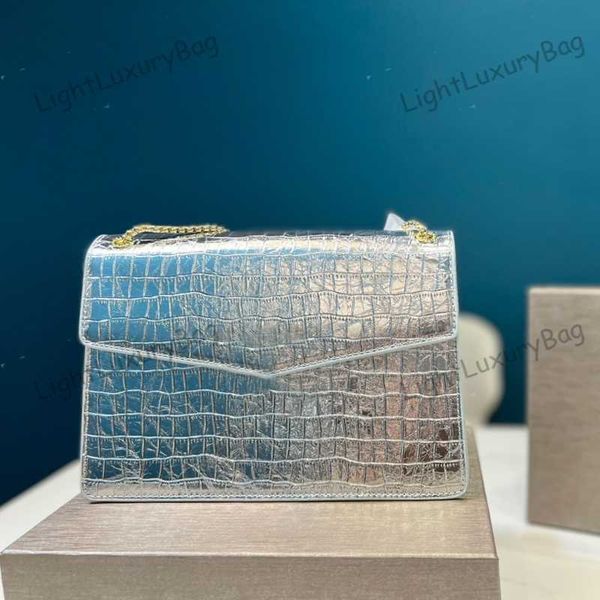 designer bright leather chain shoulder bag exquisite wallet light luxury handbag for women classic famous brand shopping purses 220208
designer bright leather chain shoulder bag exquisite wallet light luxury handbag for women classic famous brand shopping purses 220208