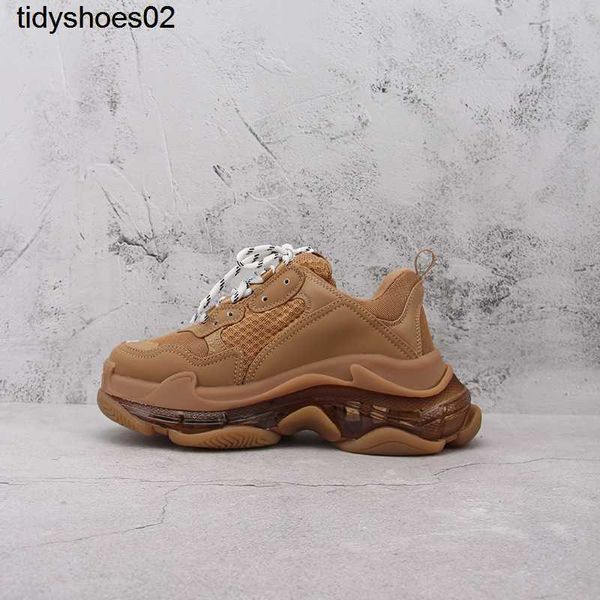 paris spring/summer 2022 youth round head heightened lace up mesh brown air cushion casual daddy shoes
paris spring/summer 2022 youth round head heightened lace up mesh brown air cushion casual daddy shoes