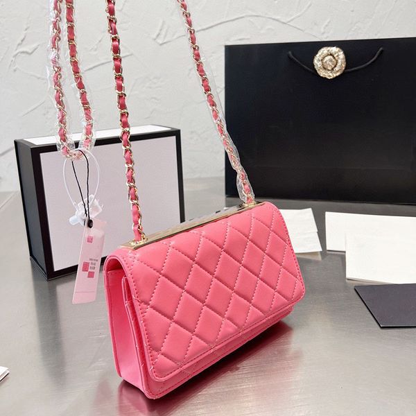 metal lettering chrome plated fashion women designer bag luxury diamond lattice leather quilted classic flip cross body trend handbag chain
metal lettering chrome plated fashion women designer bag luxury diamond lattice leather quilted classic flip cross body trend handbag chain