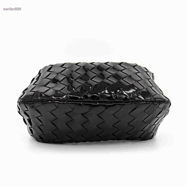 bag bottegass venetas jodie new patent leather woven cloud bag simple hand casual versatile one shoulder underarm knotted hand
bag bottegass venetas jodie new patent leather woven cloud bag simple hand casual versatile one shoulder underarm knotted hand