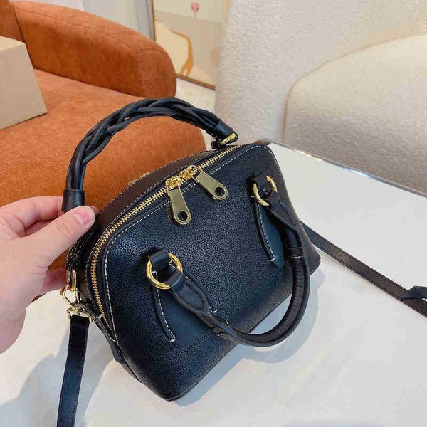 shoulder bags women handbag boston bagss leather luxury designer brand crossbody female woven portable purses 220324
shoulder bags women handbag boston bagss leather luxury designer brand crossbody female woven portable purses 220324
