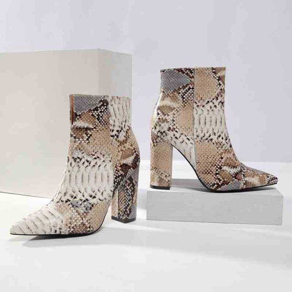designer boots winter women snakeskin short large woman shoes thick heels high printed 220816, Black
designer boots winter women snakeskin short large woman shoes thick heels high printed 220816, Black