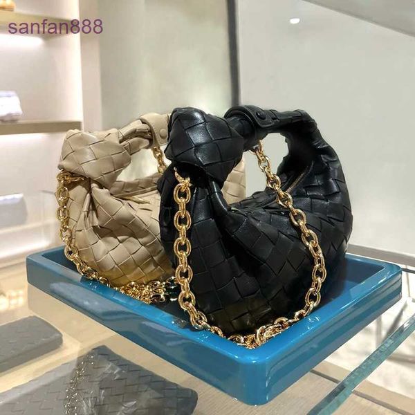 designer bag bottegs venets jodie 2023 new knotted ox horn net red chain woven hand leather yunduo 1y04
designer bag bottegs venets jodie 2023 new knotted ox horn net red chain woven hand leather yunduo 1y04
