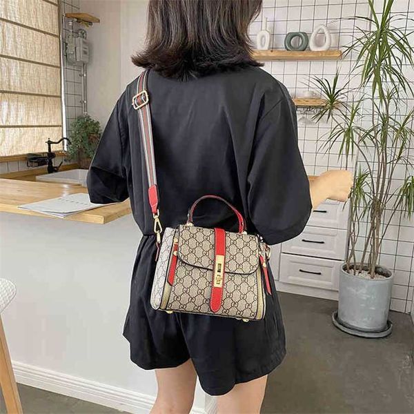 70% off 2023 designer bag texture autumn and winter portable small square printed single messenger
70% off 2023 designer bag texture autumn and winter portable small square printed single messenger