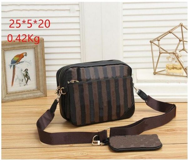 luxurys designers men women shoulder bag crossbody business messenger bags for fashion casual red green straps handbag boys girls wallets
luxurys designers men women shoulder bag crossbody business messenger bags for fashion casual red green straps handbag boys girls wallets