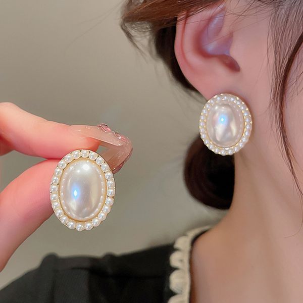 classic oval pearl stud earrings shiny white red 925 silver needle piercing earrings luxury accessories for girls, Golden;silver
classic oval pearl stud earrings shiny white red 925 silver needle piercing earrings luxury accessories for girls, Golden;silver
